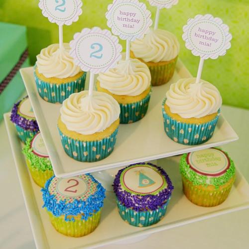 Create your own edible cupcake toppers with custom photo, text, artwork design or logo. Happy birthday design